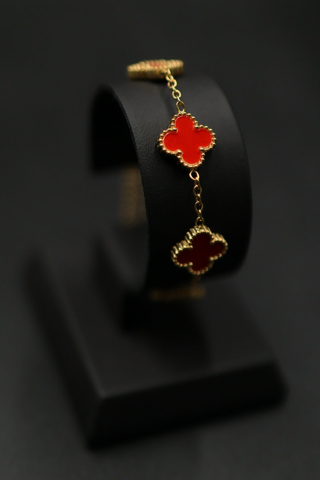 Pulsera Trébol 13 mm Liso Dorado - Rojo.