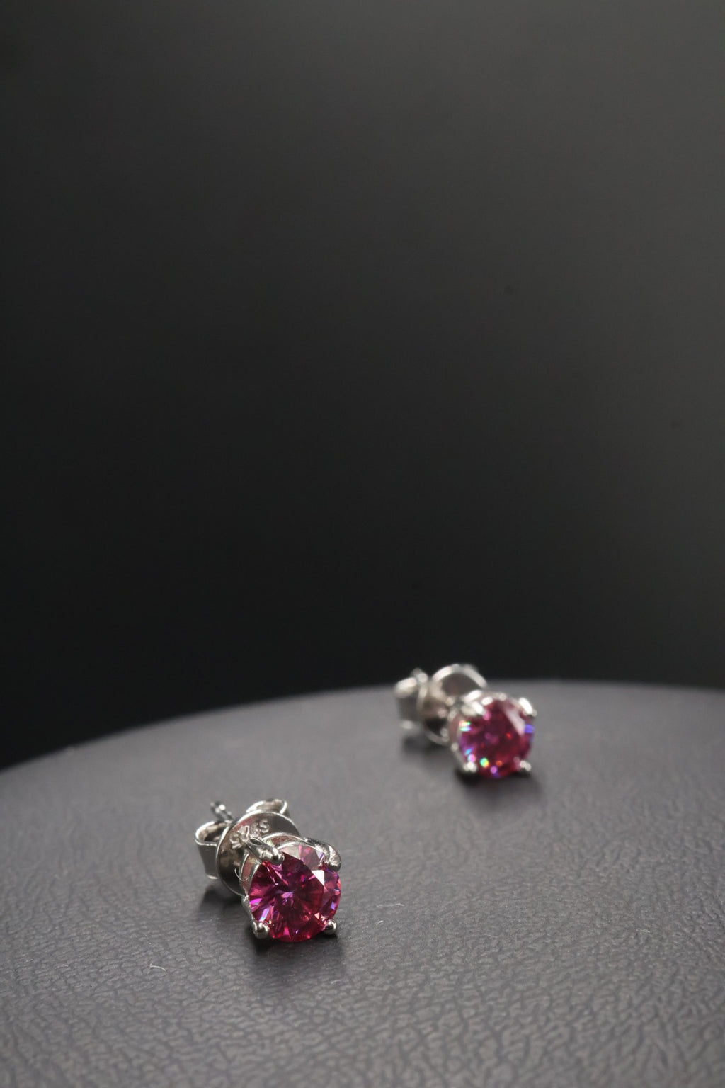 Aretes Plata .925 - Moissanita Pink 0.5 ct.