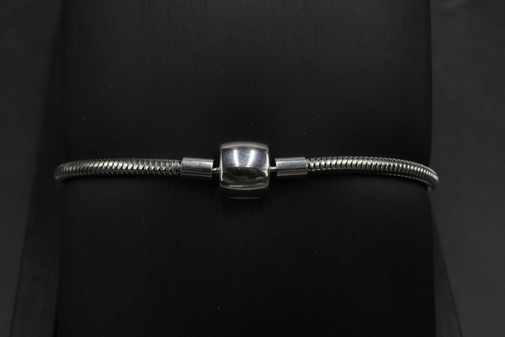 Pulsera tipo Pandora 1.