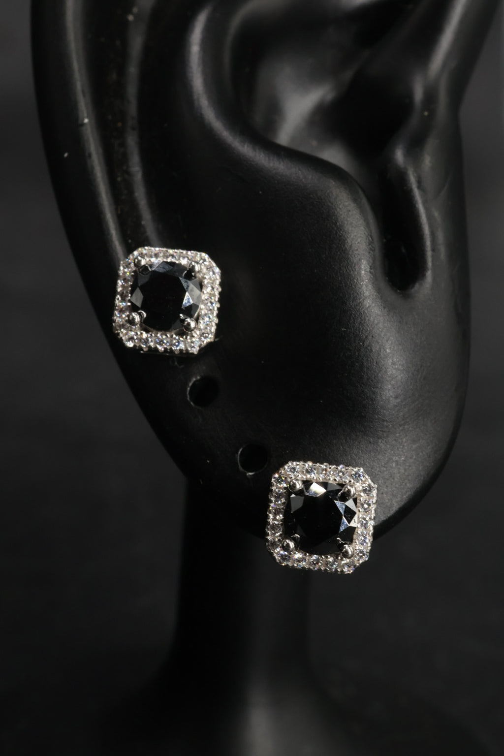 Aretes en Plata 925 Perfect Box - Moissanita Black 0.5 ct.