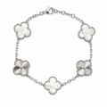 Pulsera Trébol Blanco Nácar - Láser Plateado.