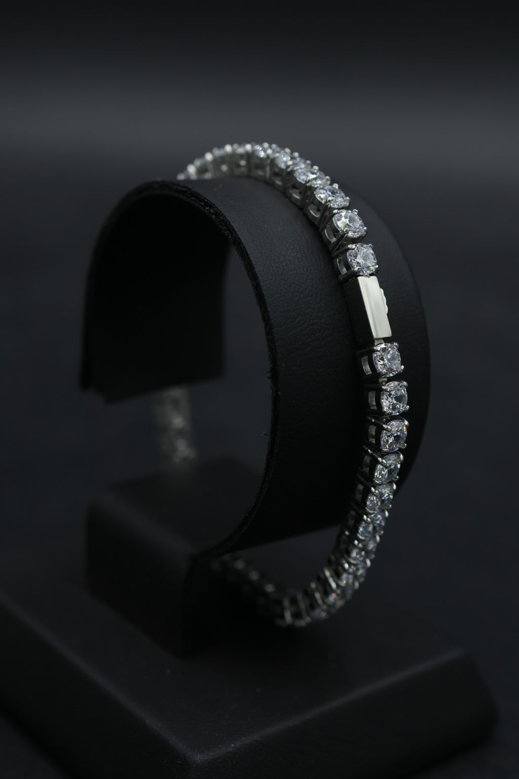 Pulsera Tenis con Zirconias Plateadas 4 mm