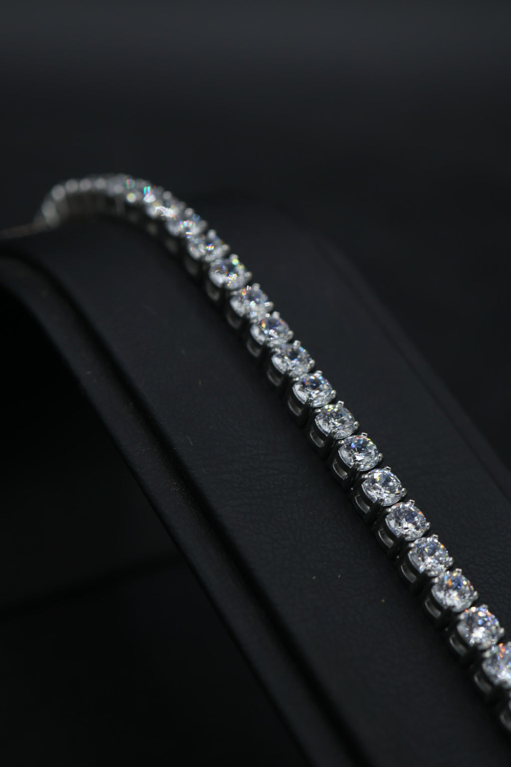 Pulsera Tenis con Zirconias Plateadas 4 mm