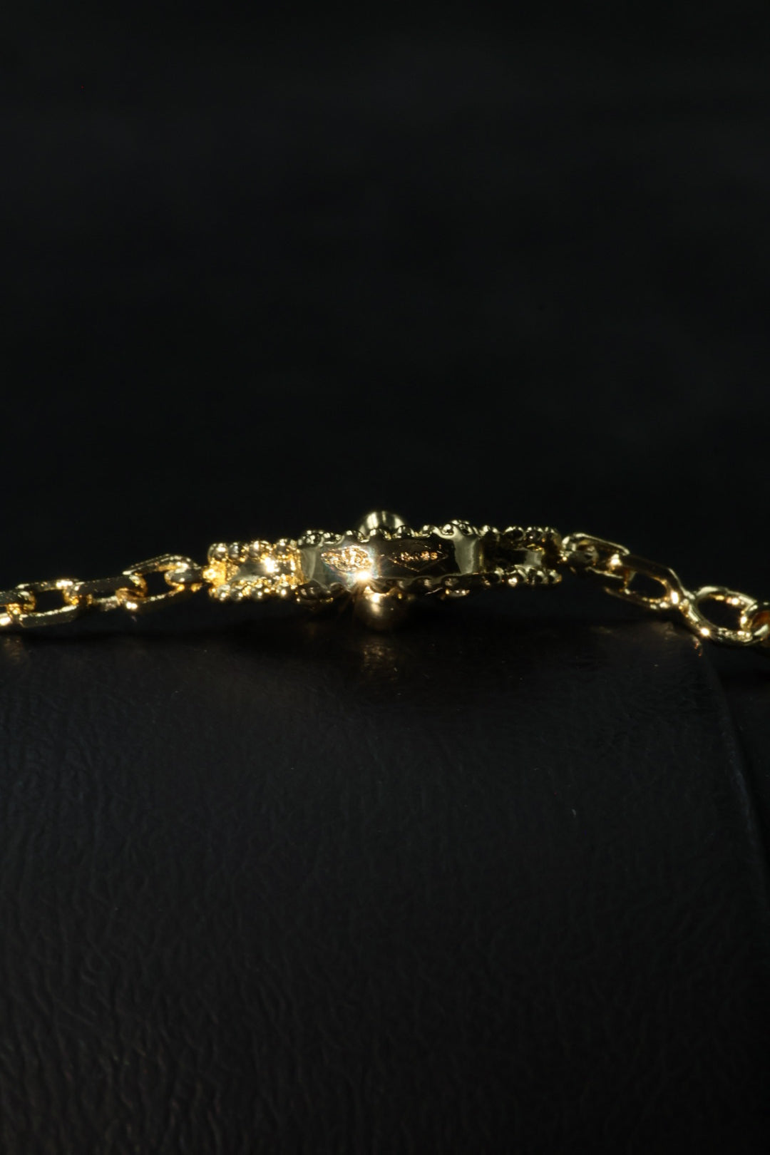 Pulsera VCA Alhambra 1:1 Gold Guilloché - Diamonds