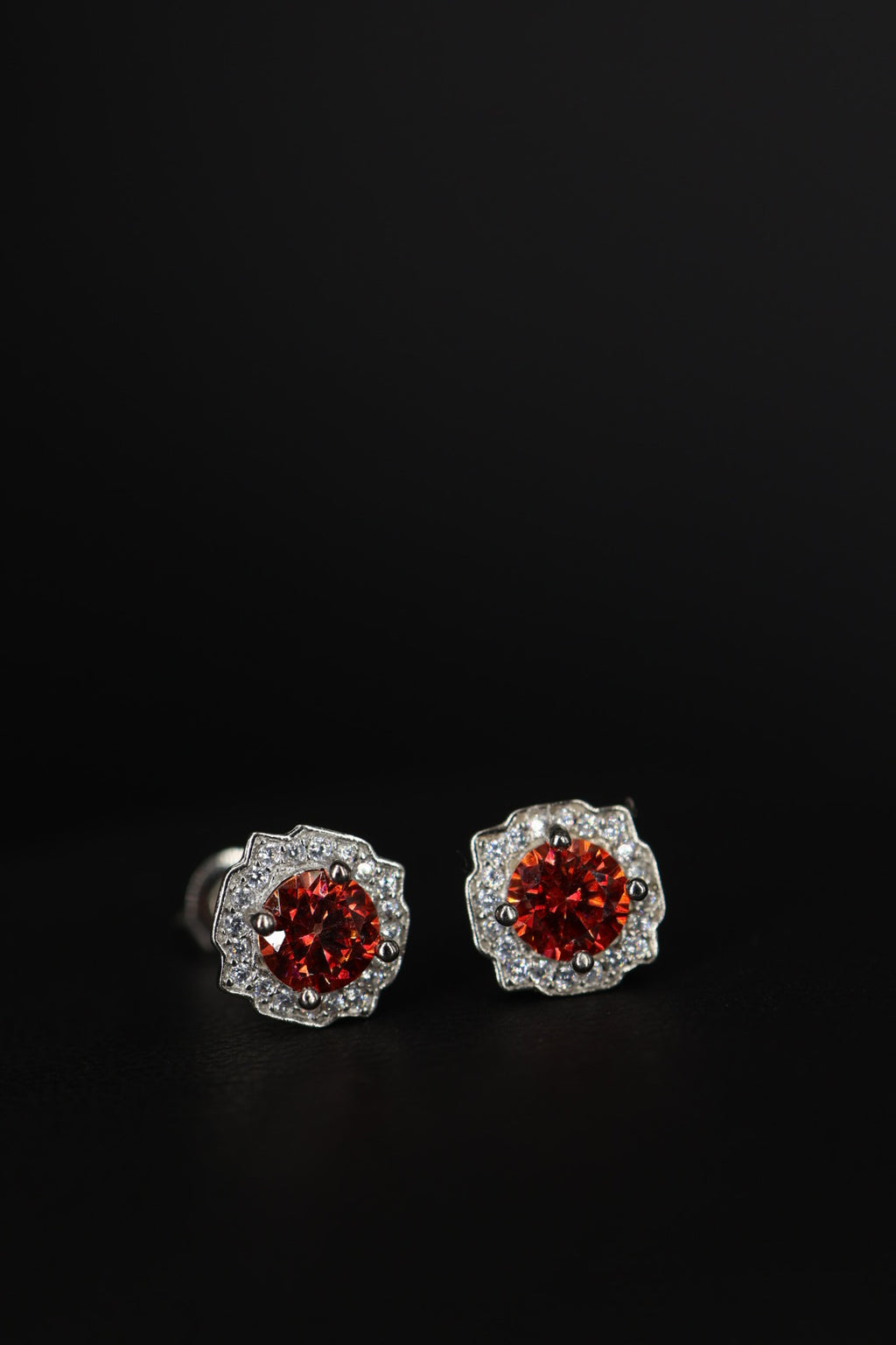 Aretes Hexagonal Plata .925 - Moissanita Red 0.5 ct.