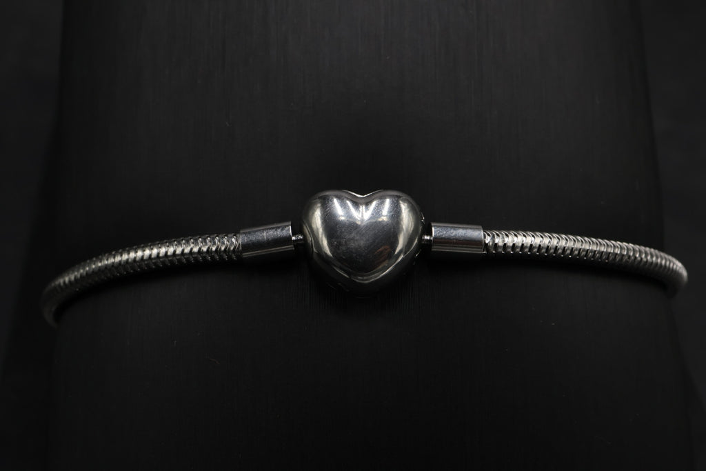 Pulsera tipo Pandora 4.