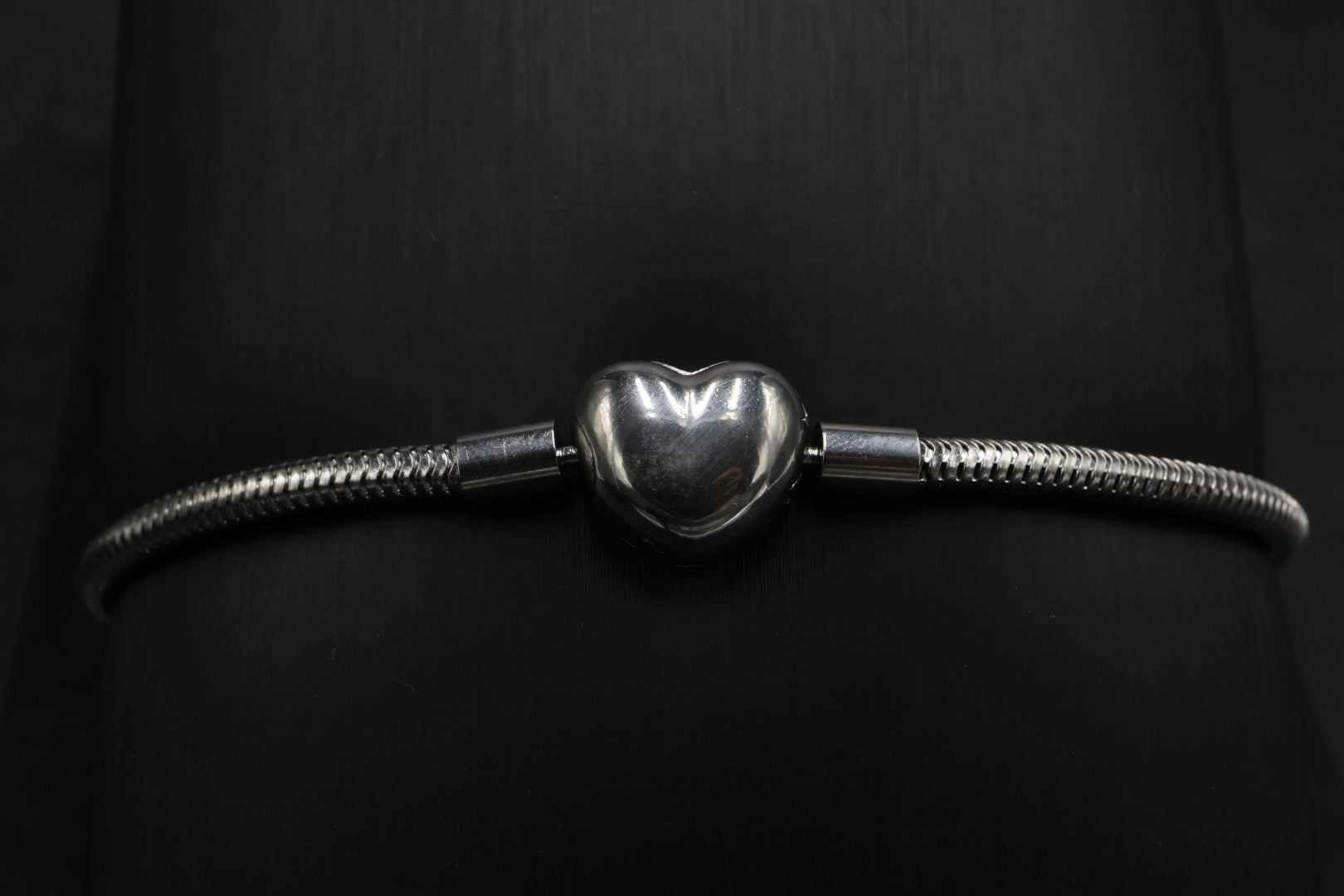 Pulsera tipo Pandora 4.