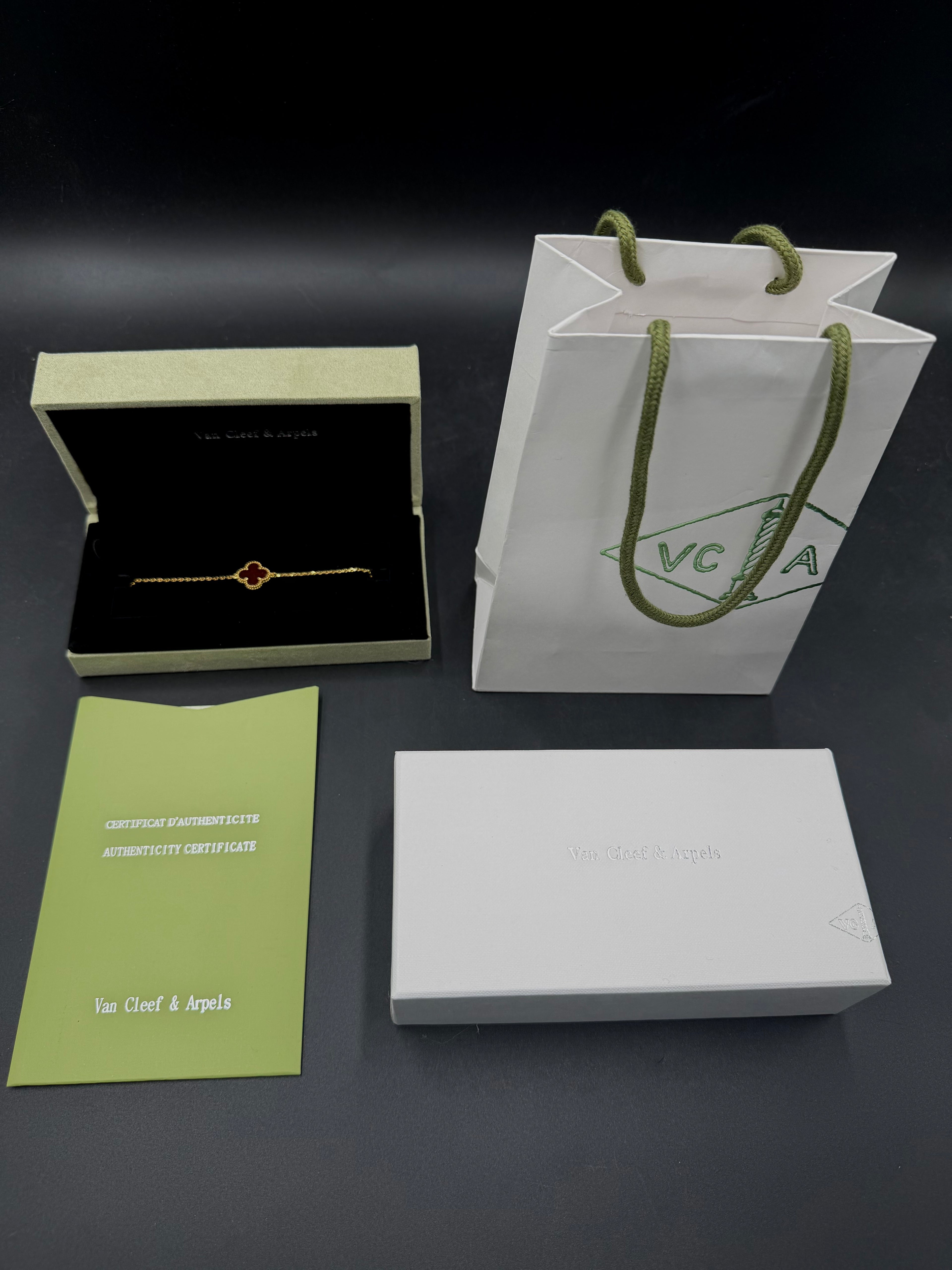 Pulsera VCA Sweet Alhambra 1:1 Gold Cornalina.