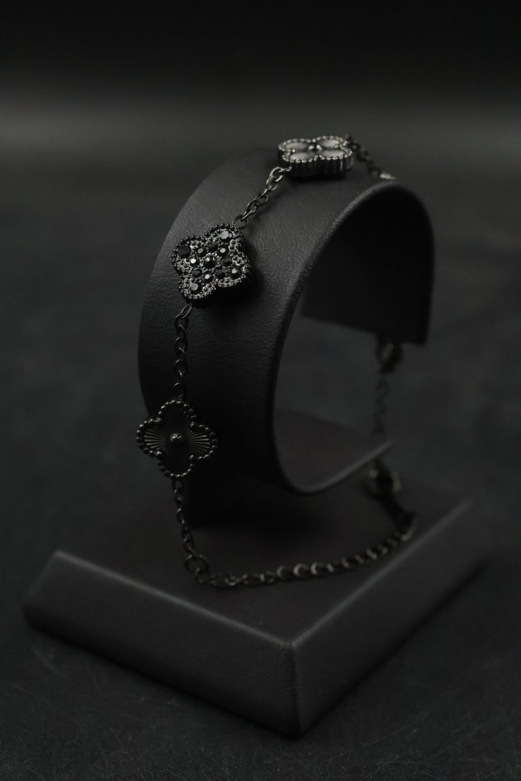 Pulsera Trébol Negro Láser - Zirconias Negras.