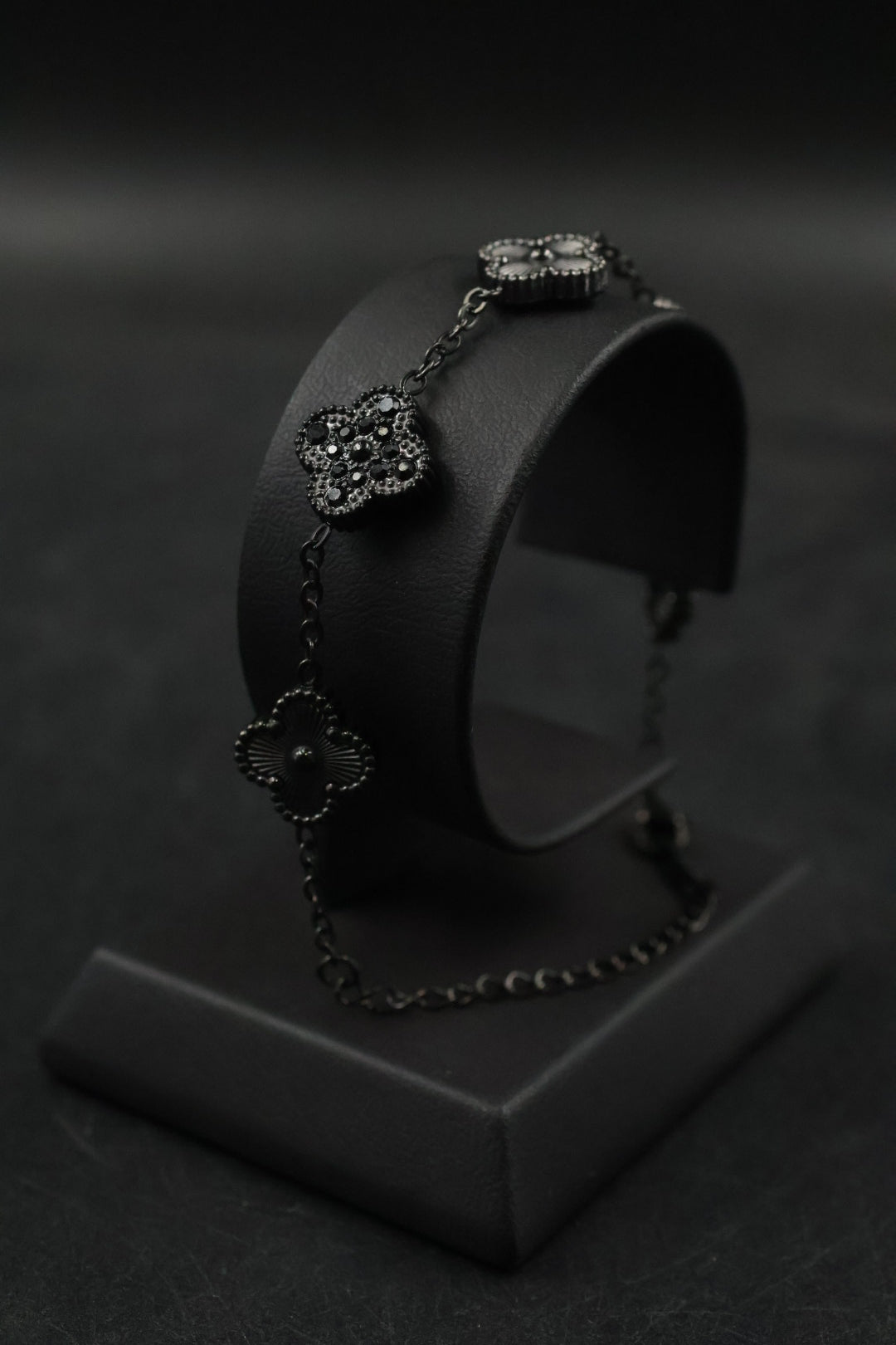 Pulsera Trébol Negro Láser - Zirconias Negras.
