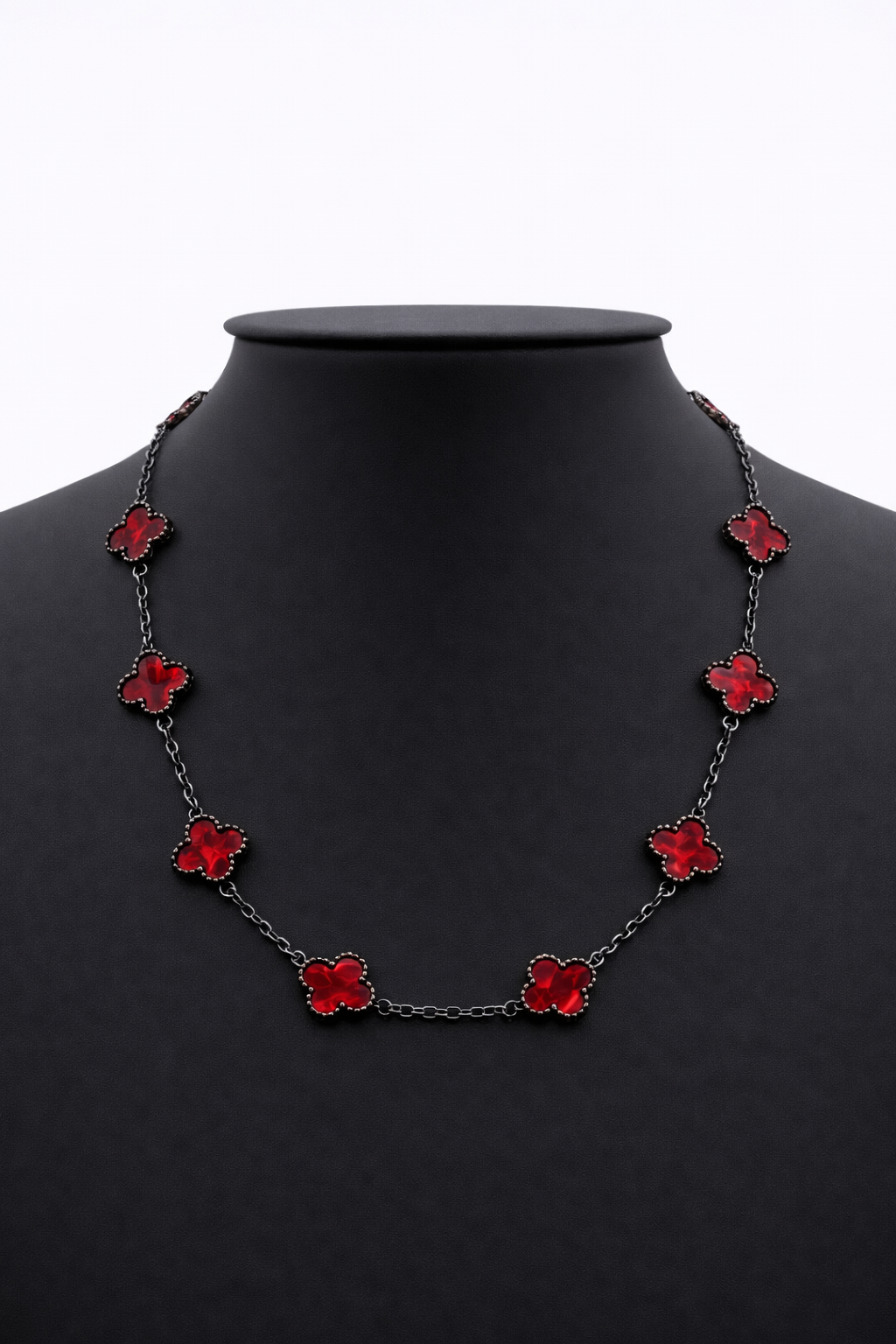 Collar Trébol 13 mm Rojo Marmolado. - Negro.