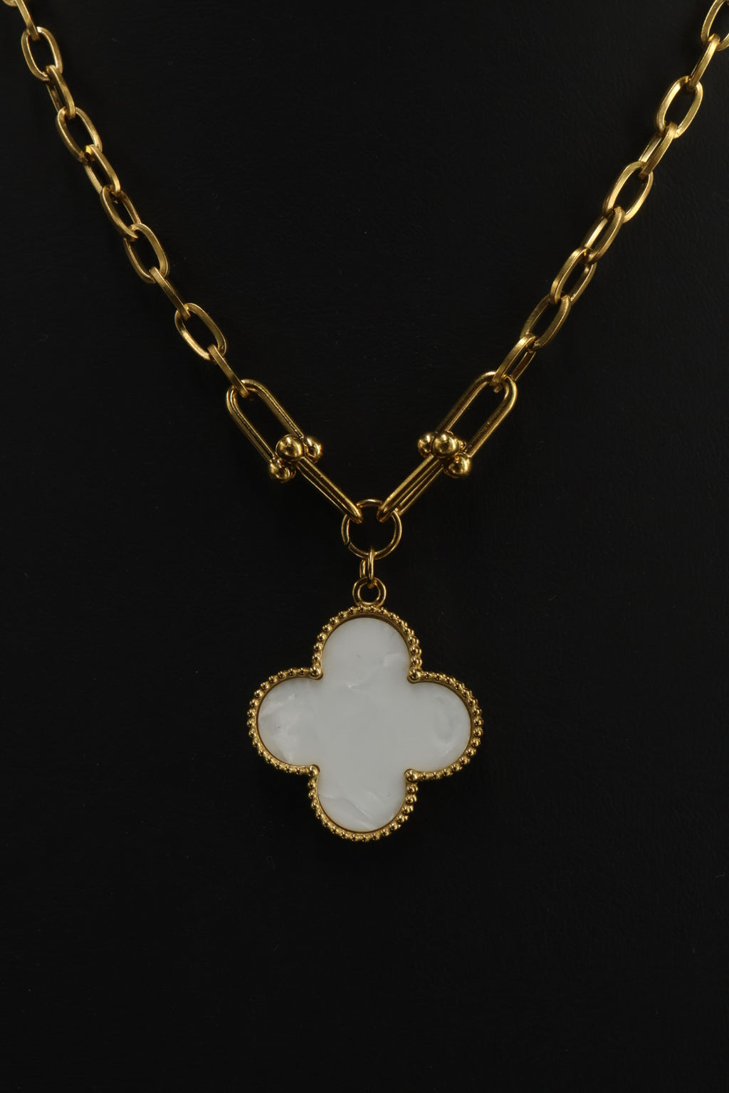 Collar Grande 1 trébol - Dorado / Blanco.