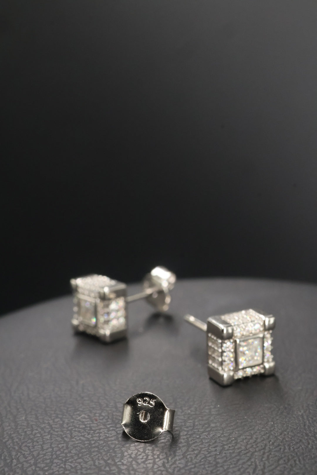 Aretes en Plata 925 Cuadrado Silver - Moissanita.