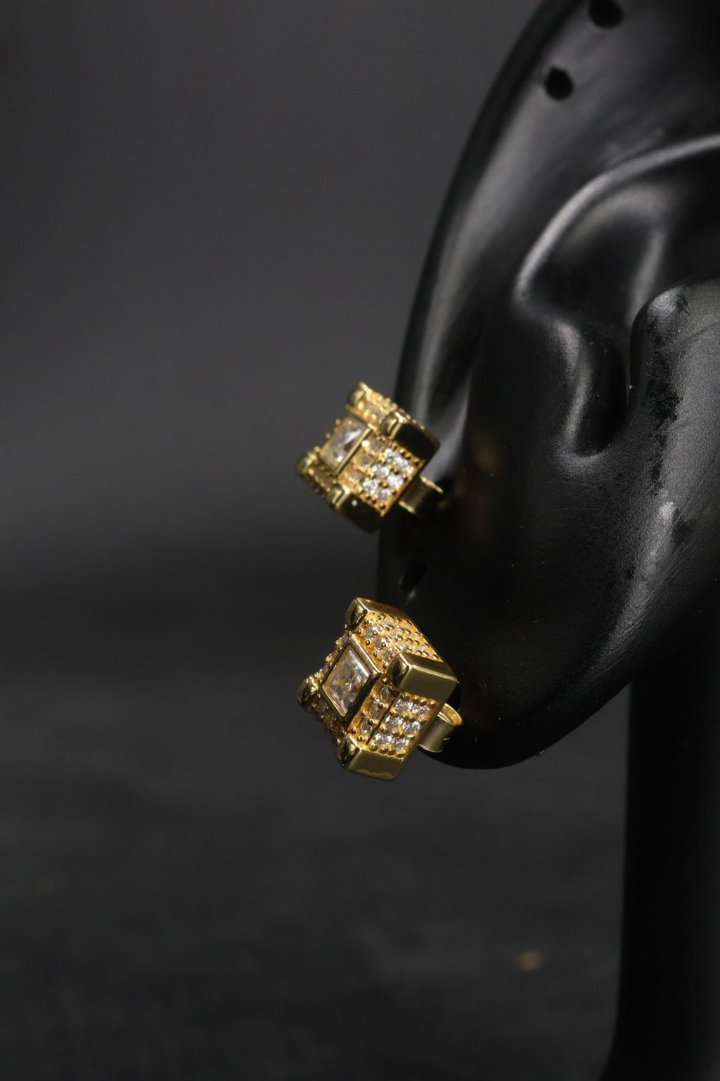 Aretes en Plata 925 Cuadrado Gold - Moissanita.