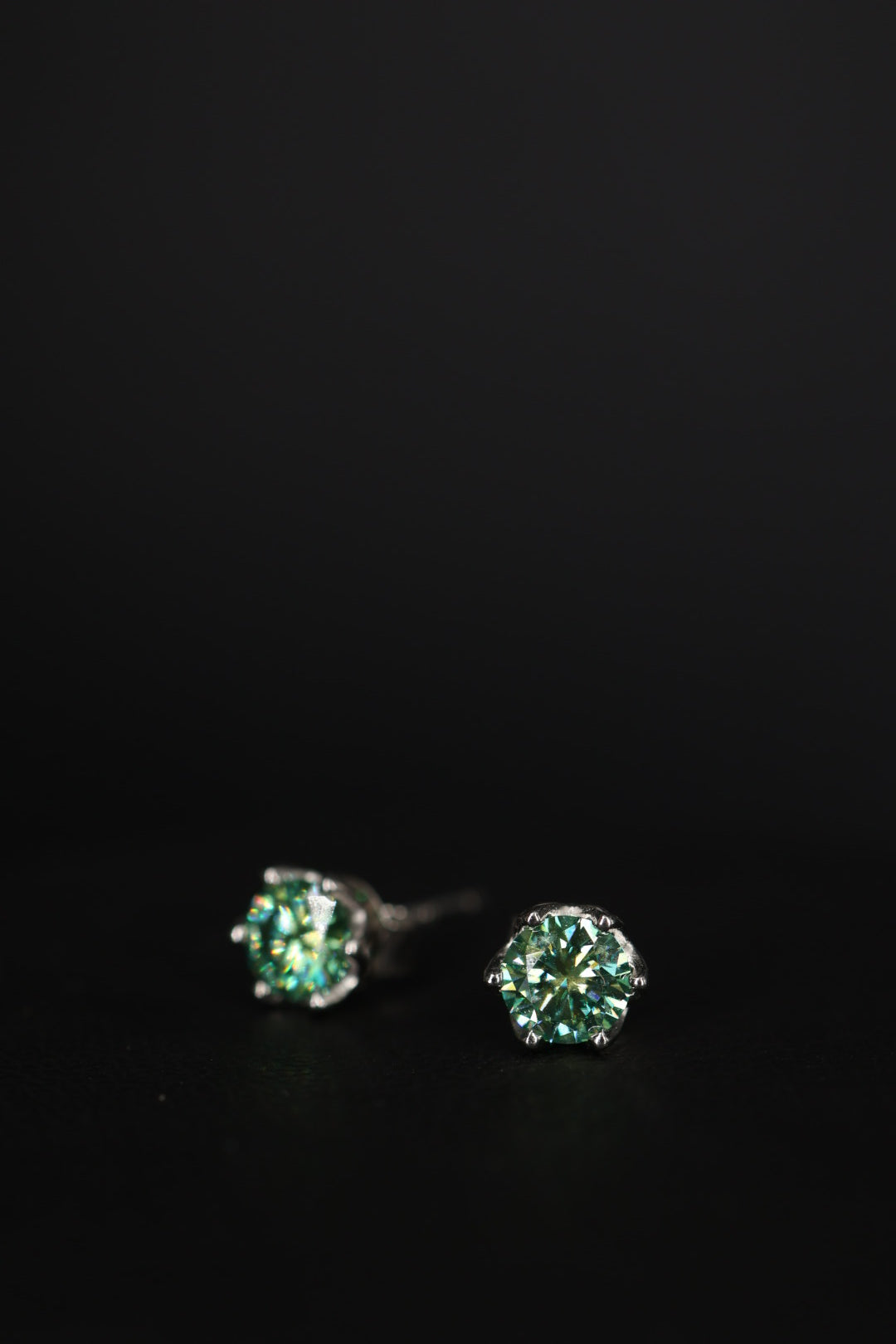 Aretes Plata .925 - Moissanita Green 0.5 ct.