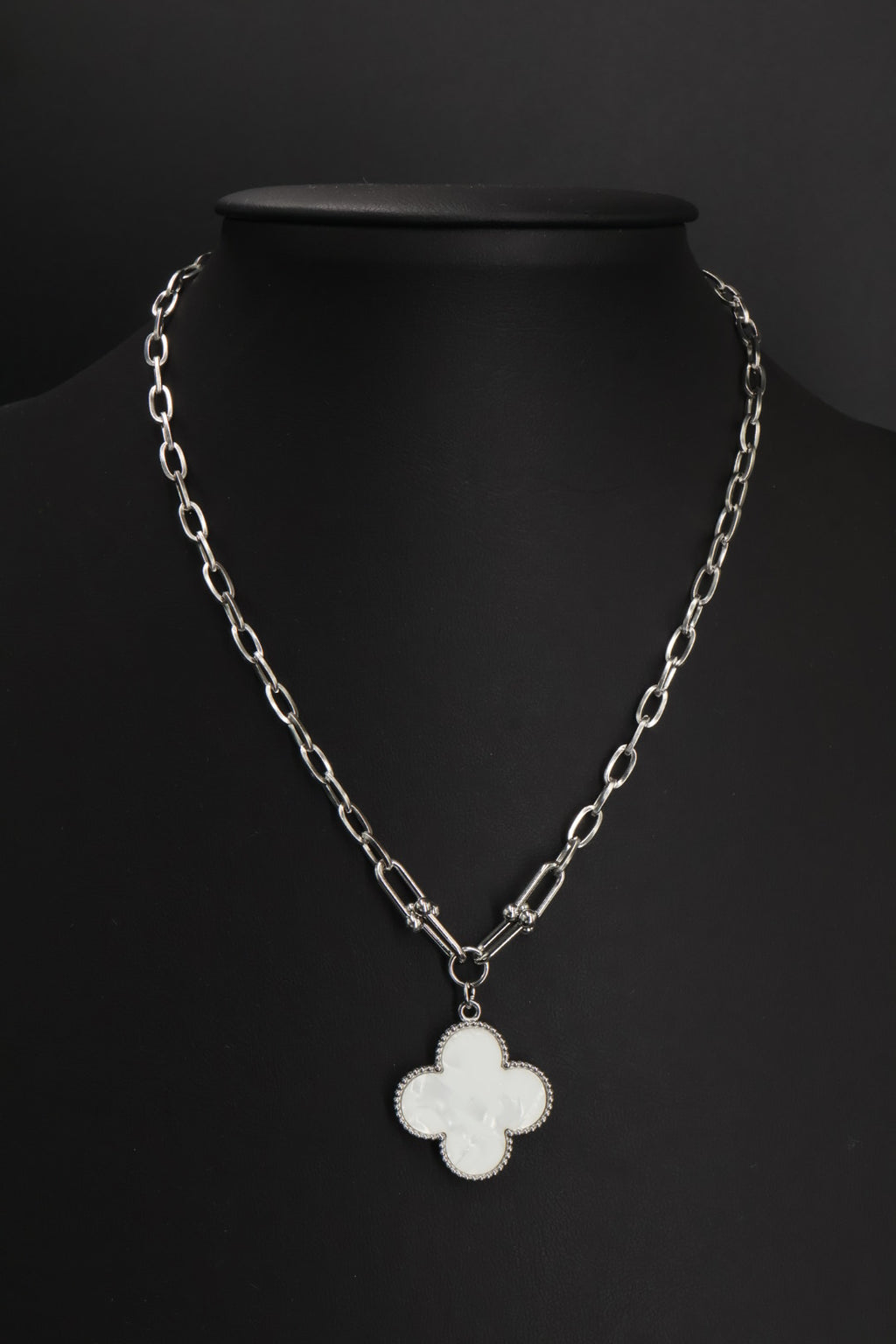 Collar Grande 1 trébol - Plateado / Blanco.