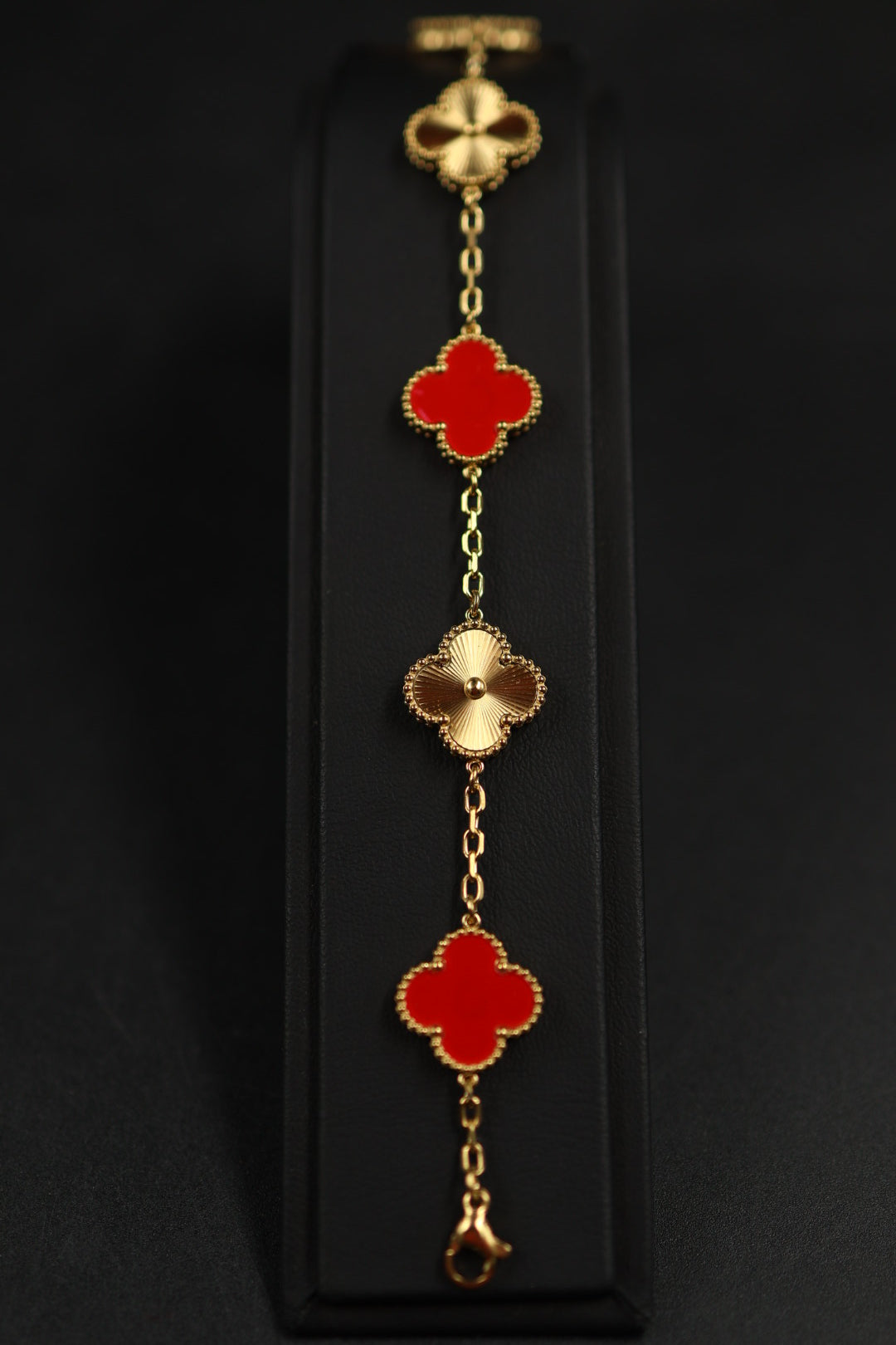 Pulsera Trébol Rojo- Láser Dorado.