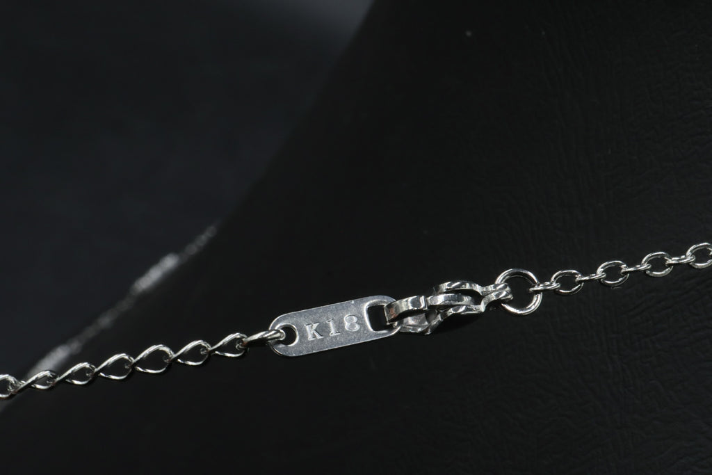 Collar Largo Trébol 13 mm Negro Marmolado. - Plateado.