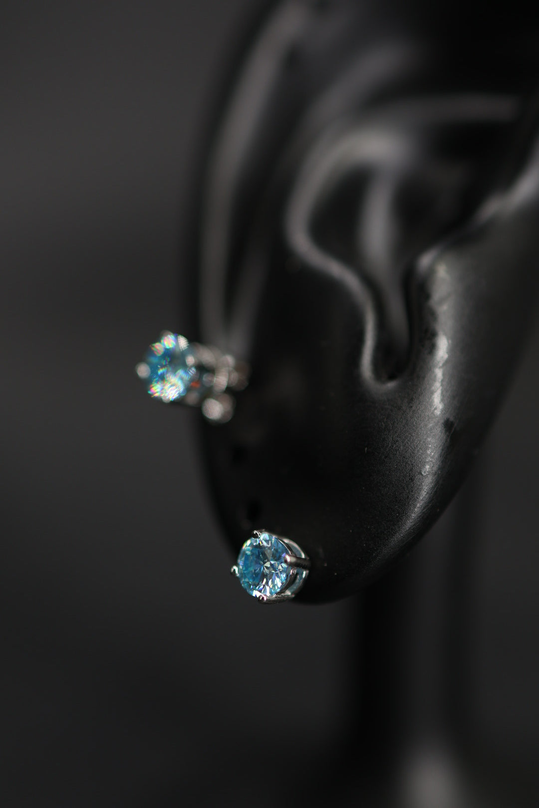 Aretes Plata .925 - Moissanita Navy Blue 0.5 ct.