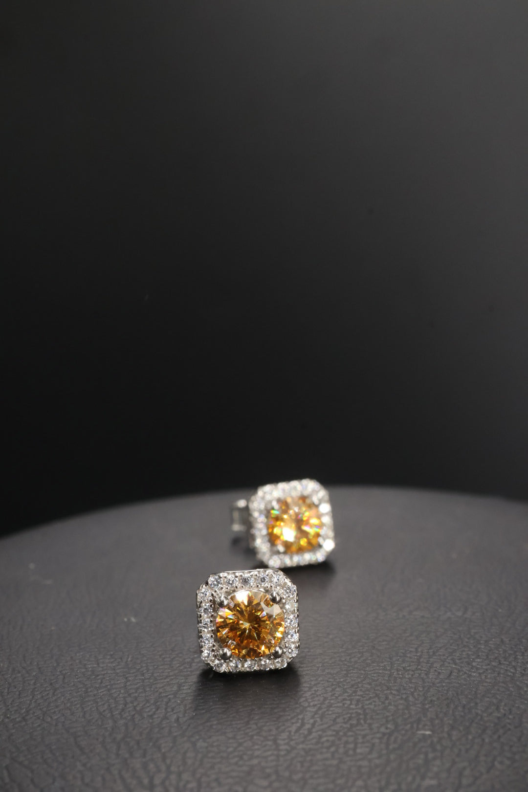 Aretes en Plata 925 Perfect Box - Moissanita Champagne 0.5 ct.