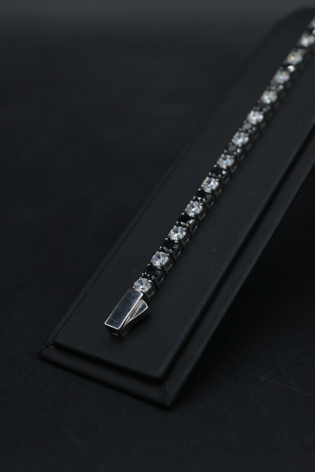 Pulsera Tenis con Zirconias Negro - Plateado 5 mm