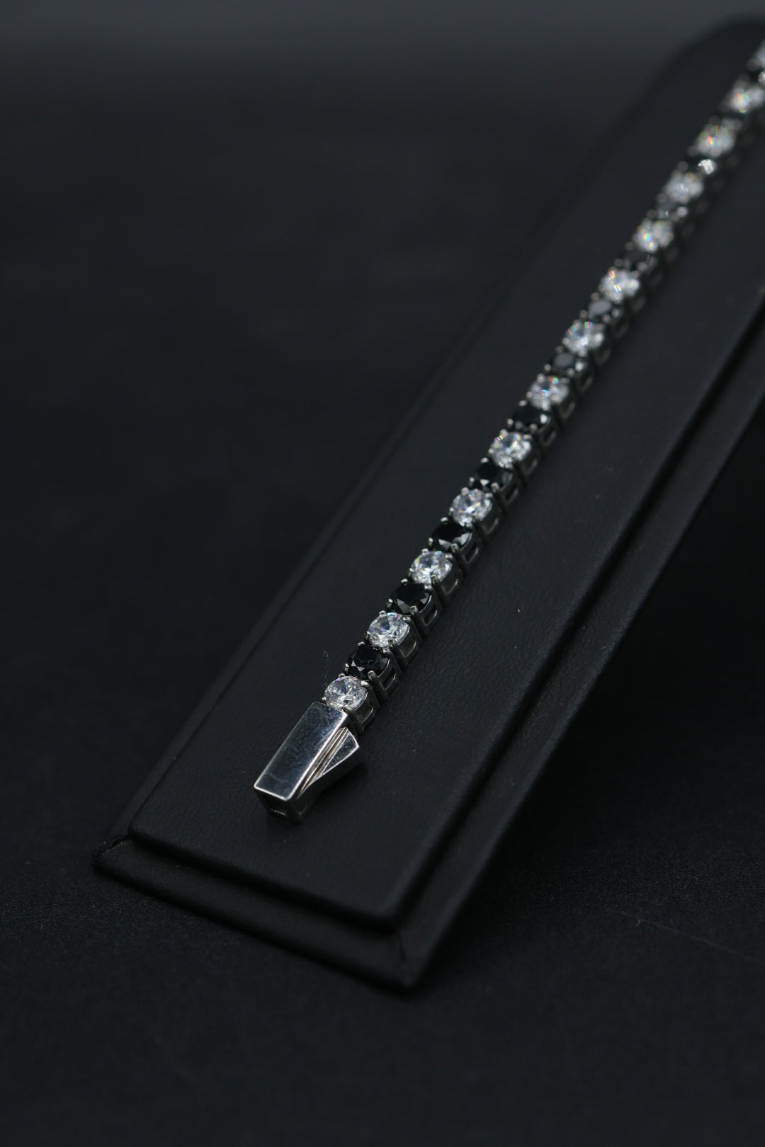 Pulsera Tenis con Zirconias Negro - Plateado 5 mm