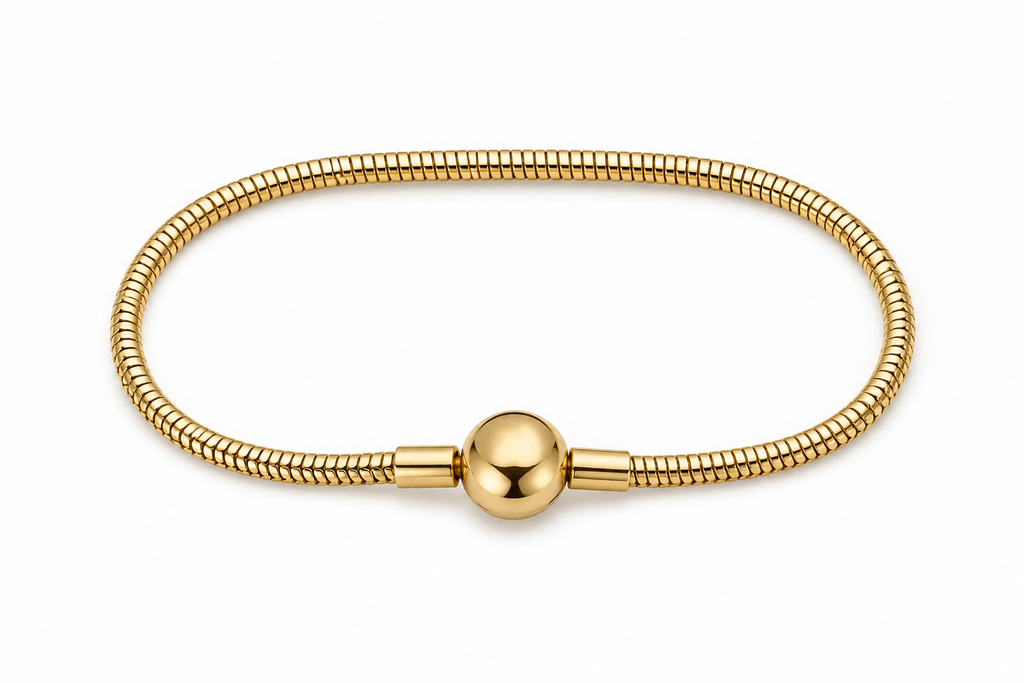 Pulsera dorada tipo Pandora 7.