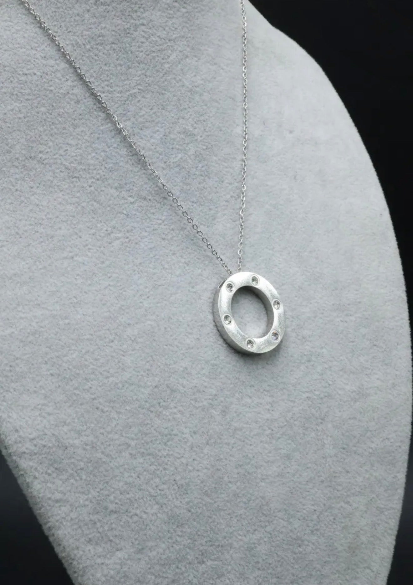 Collar Clavo con Zirconias - Plateado.