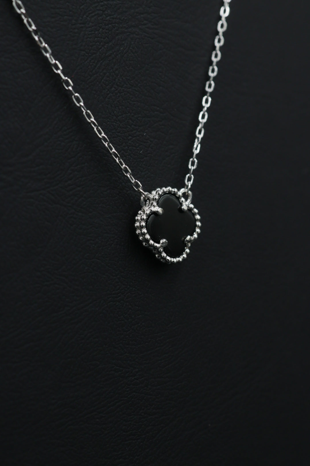 Collar 1 Trébol Negro en Plata .925 S925