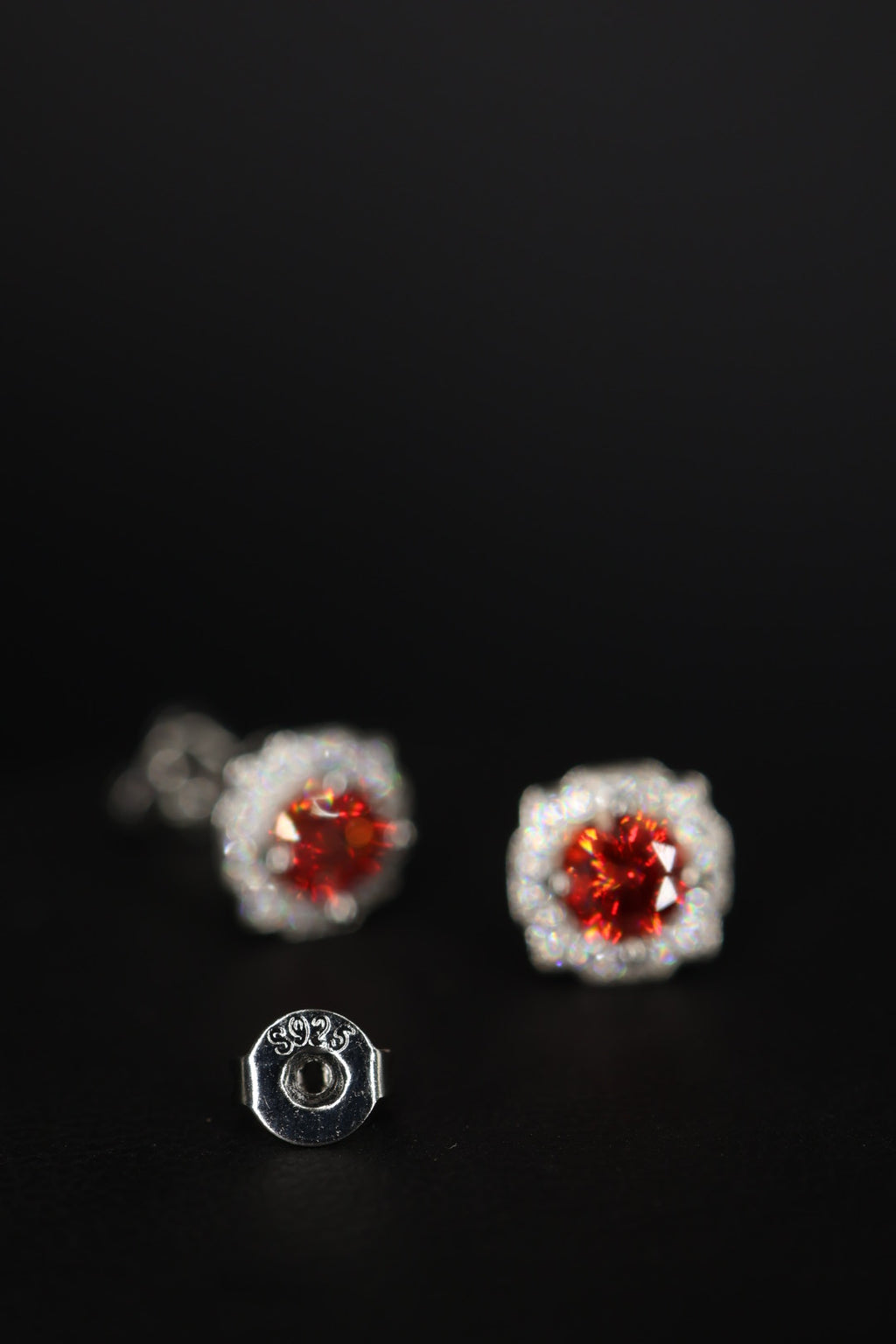 Aretes Hexagonal Plata .925 - Moissanita Red 0.5 ct.