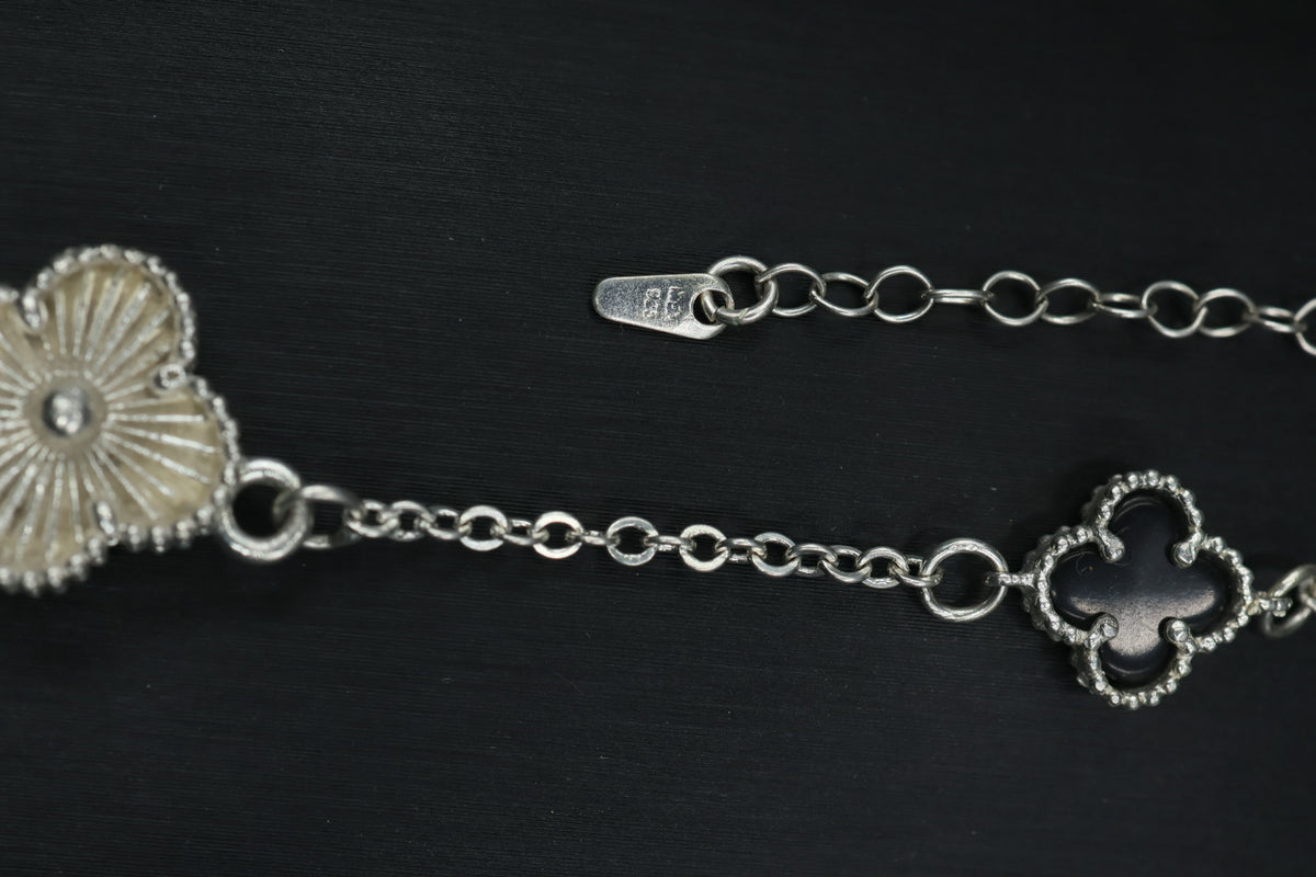 Pulsera 3 tréboles en plata 9.25. S925
