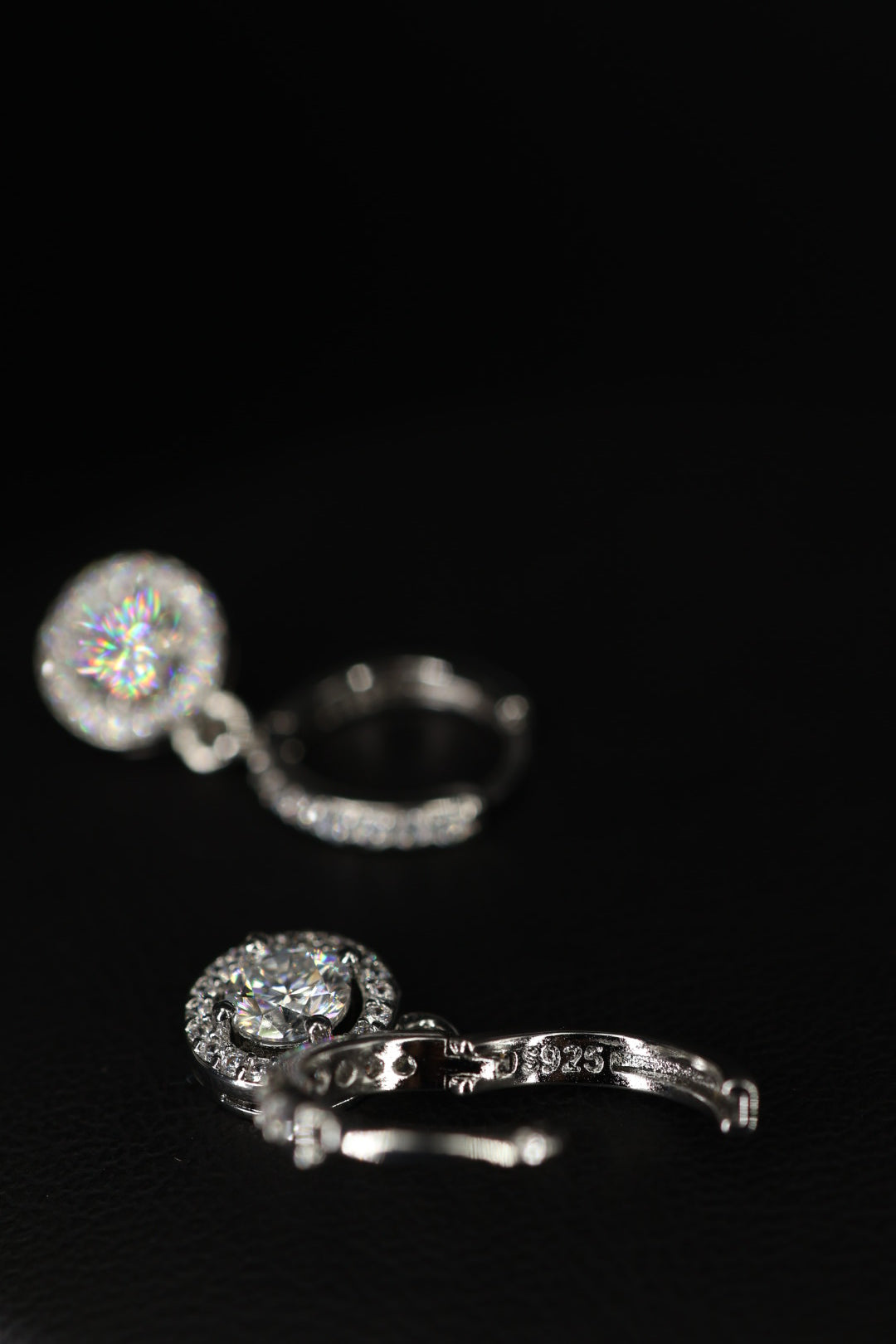 Aretes Colgante Circle Plata .925 - Moissanita D 0.5 ct.