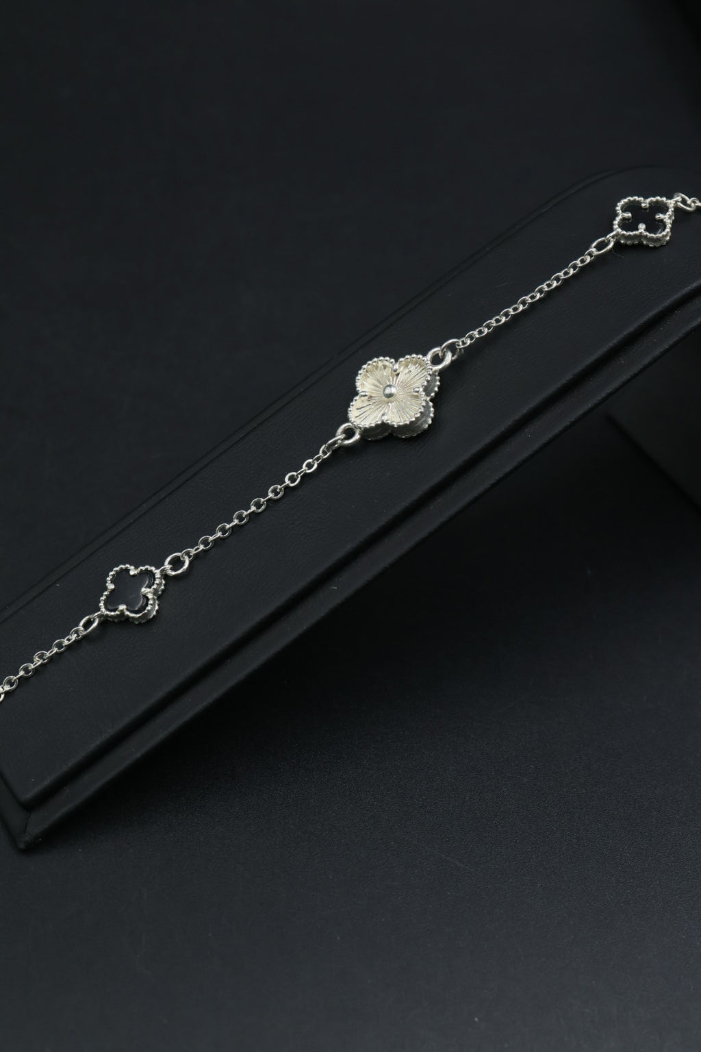 Pulsera 3 tréboles en plata 9.25. S925