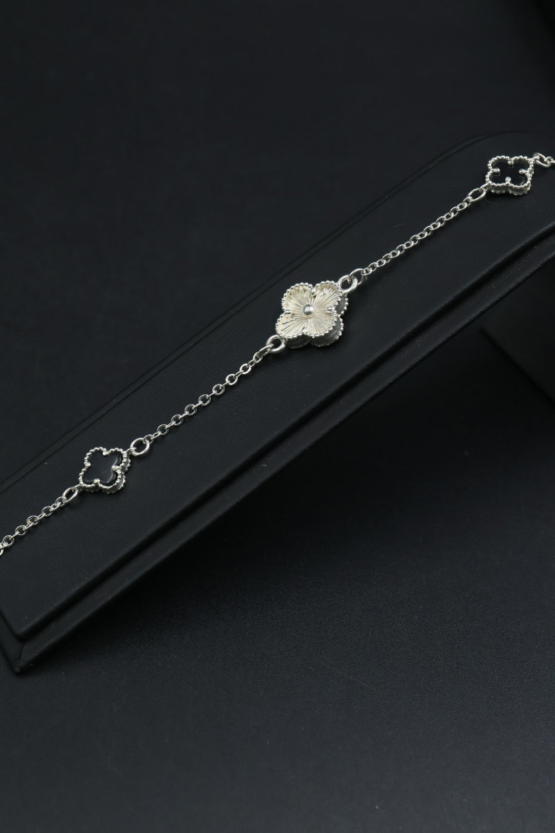 Pulsera 3 tréboles en plata 9.25. S925