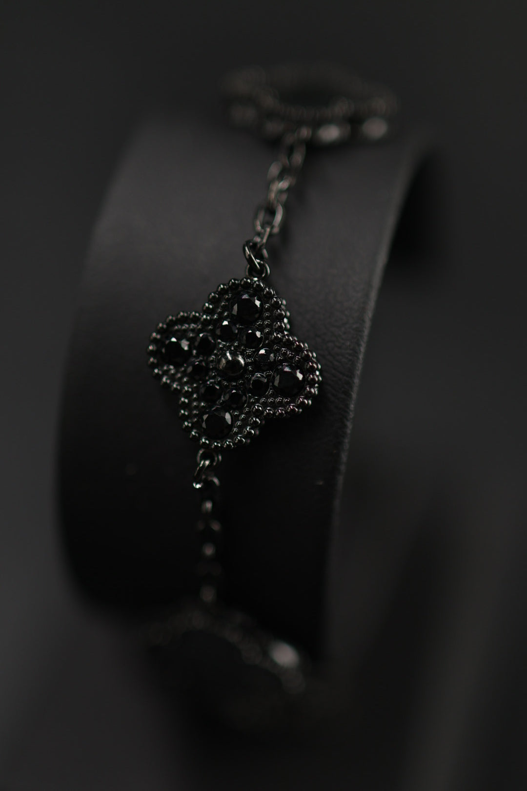 Pulsera Trébol 15 mm Mármol Full Negro con Zirconias