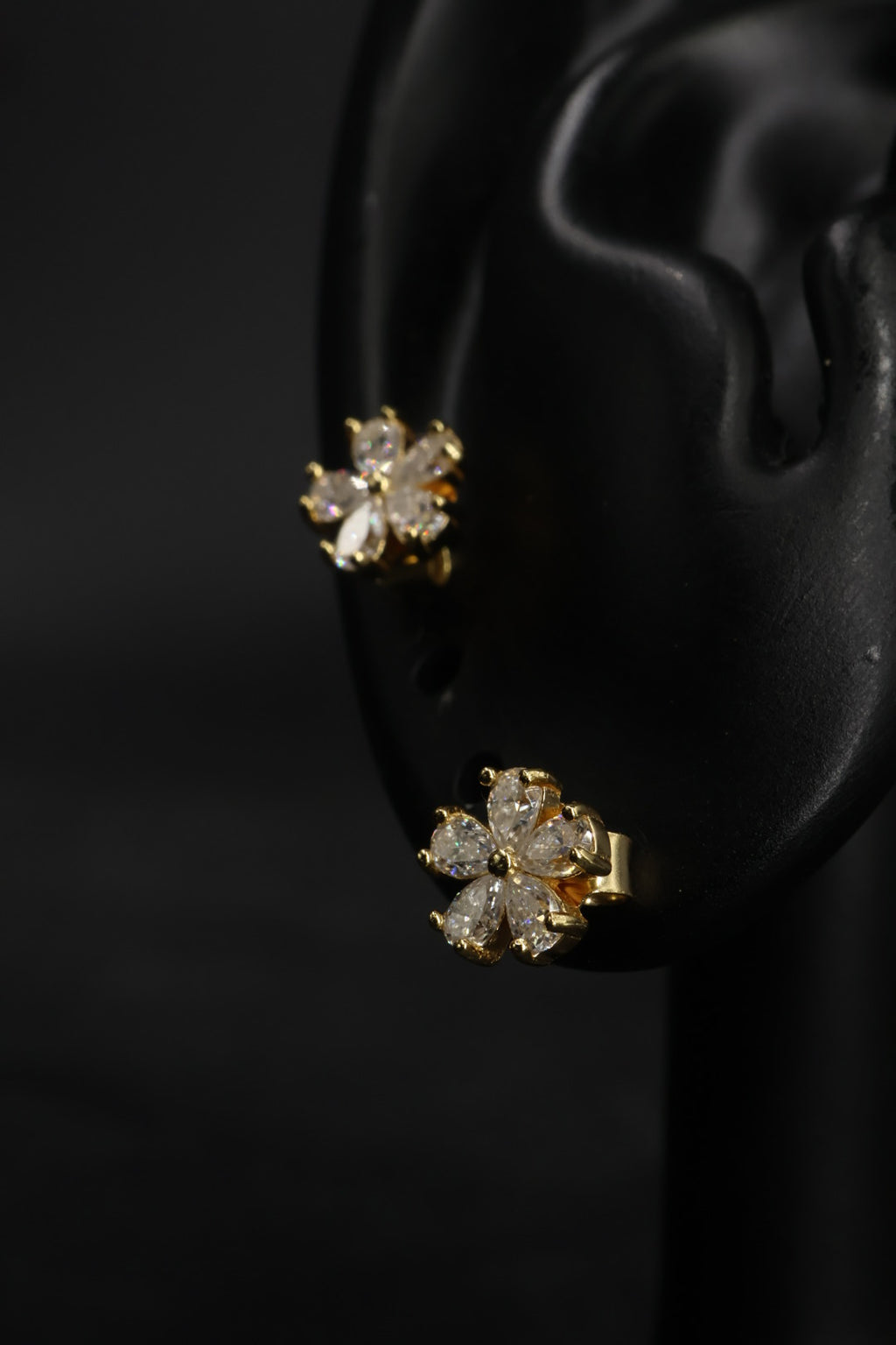 Aretes en Plata 925 Flor Gold - Moissanita.