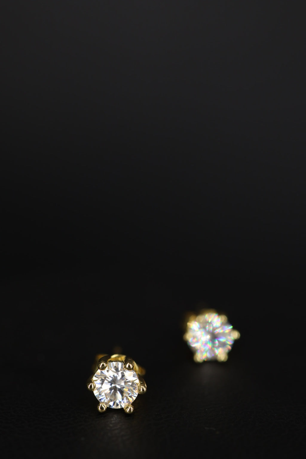 Aretes Plata .925 Baño de Oro - Moissanita D 0.5 ct.