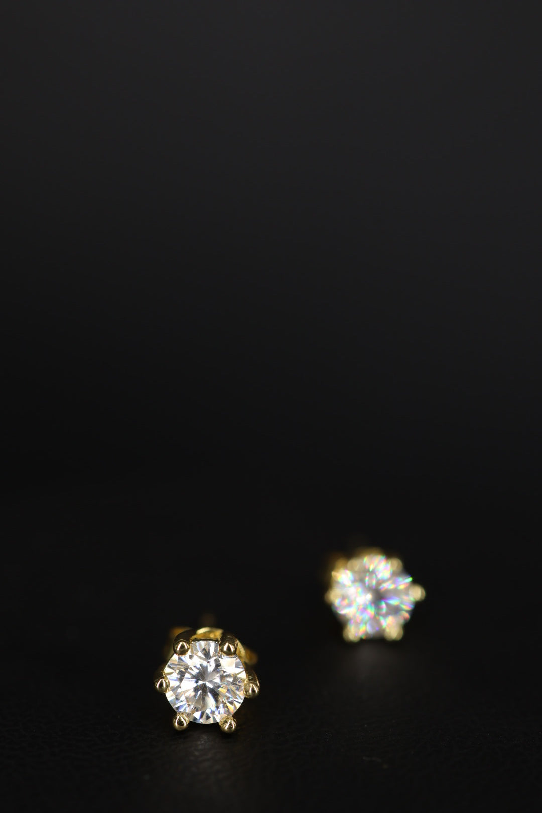 Aretes Plata .925 Baño de Oro - Moissanita D 0.5 ct.