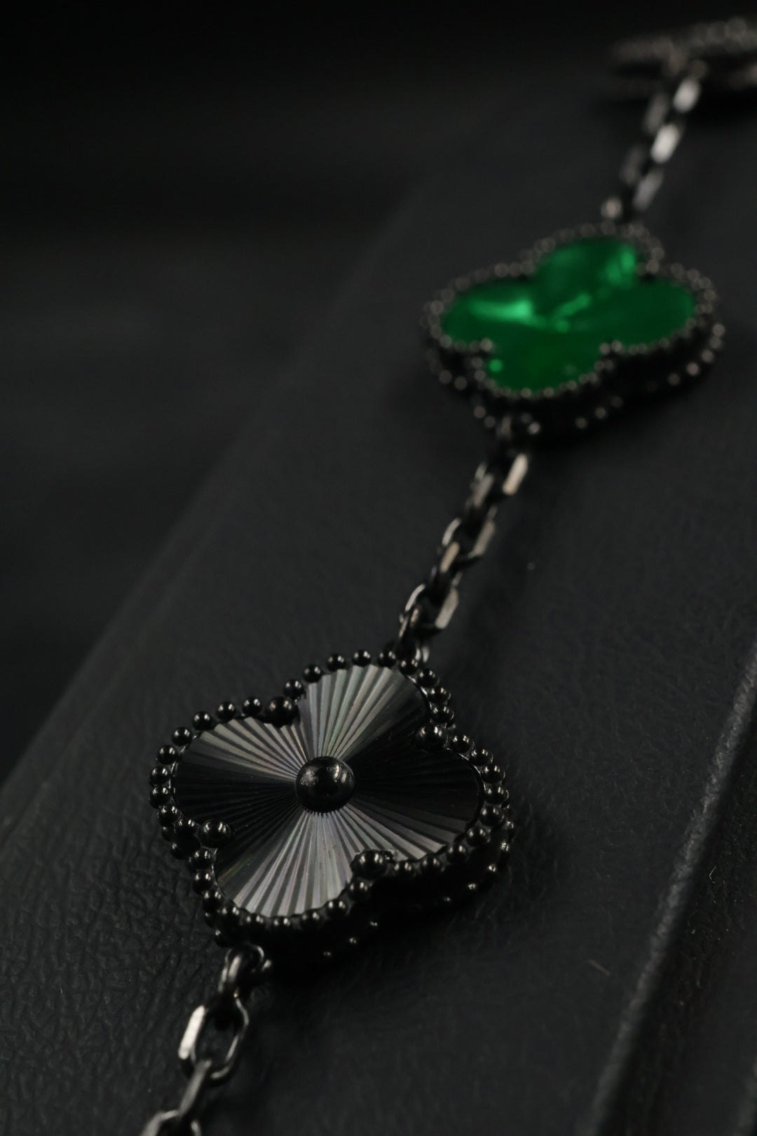 Pulsera Trébol Verde Mármol- Láser Negro.