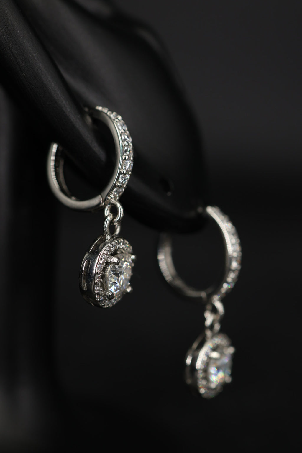 Aretes Colgante Circle Plata .925 - Moissanita D 0.5 ct.