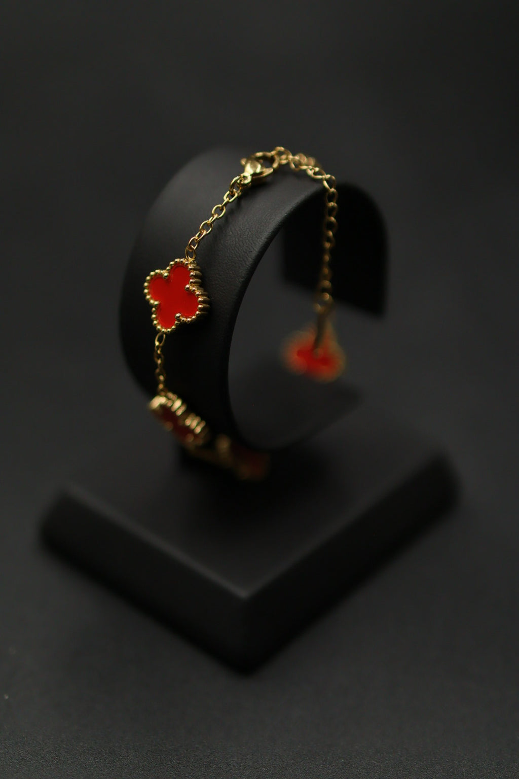 Pulsera Trébol 13 mm Liso Dorado - Rojo.