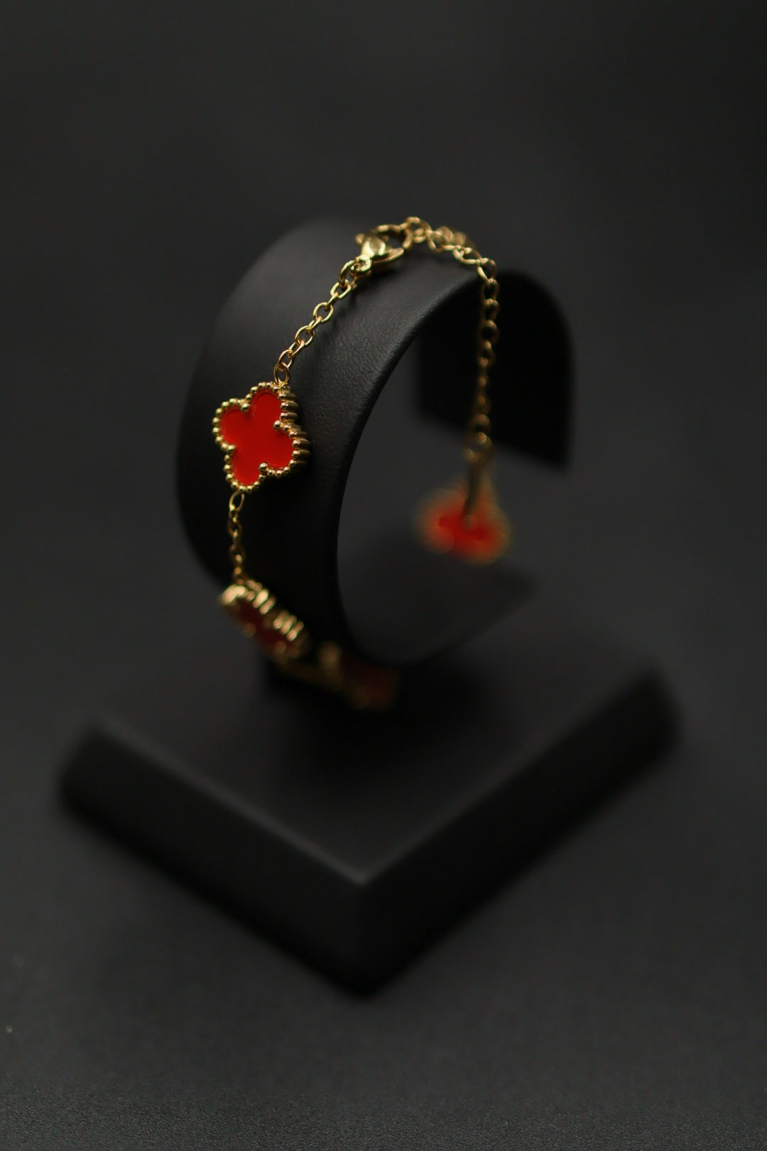 Pulsera Trébol 13 mm Liso Dorado - Rojo.