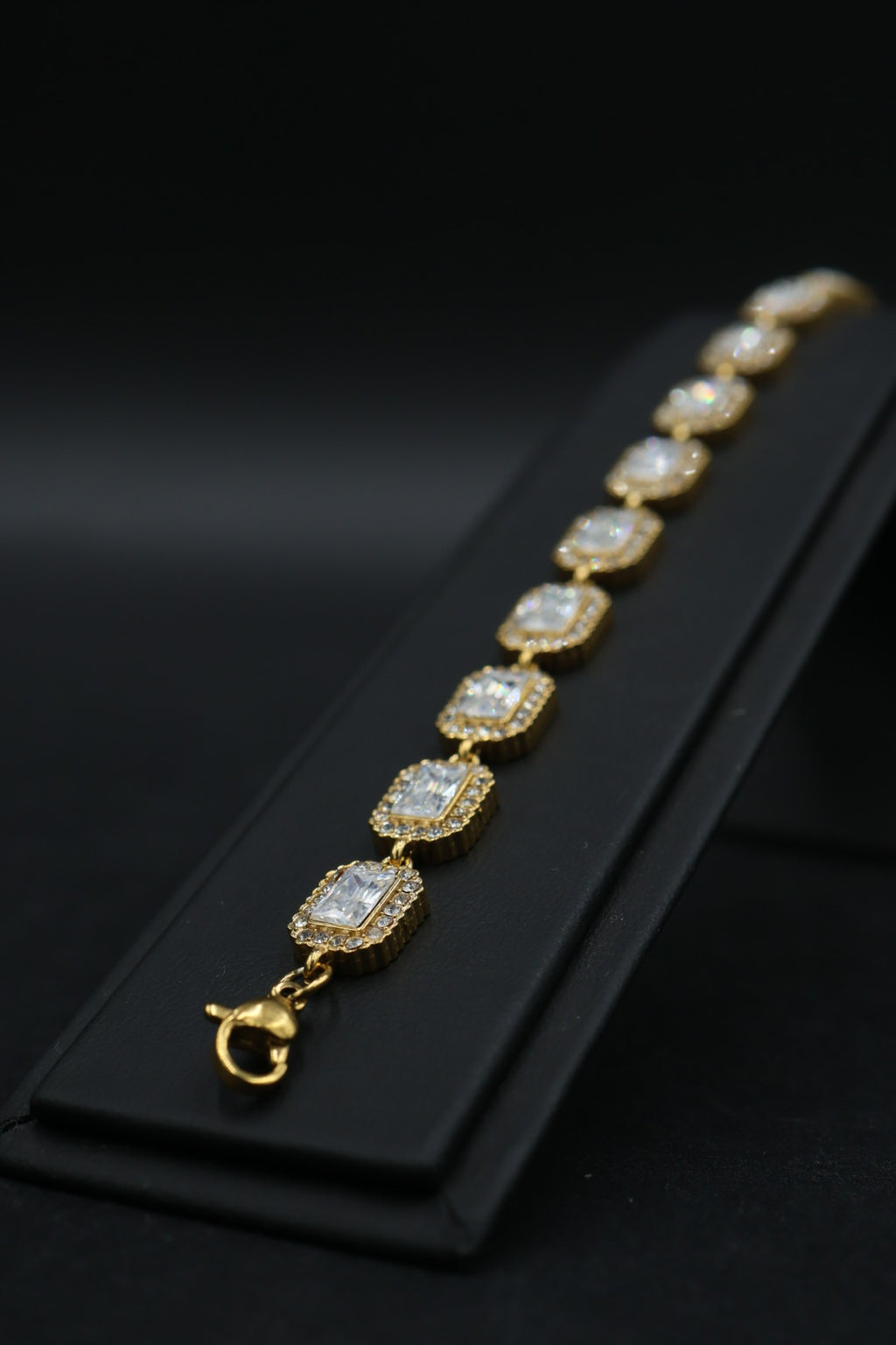 Pulsera de Eslabones Rectangulares con Zirconias Baguette AI316L