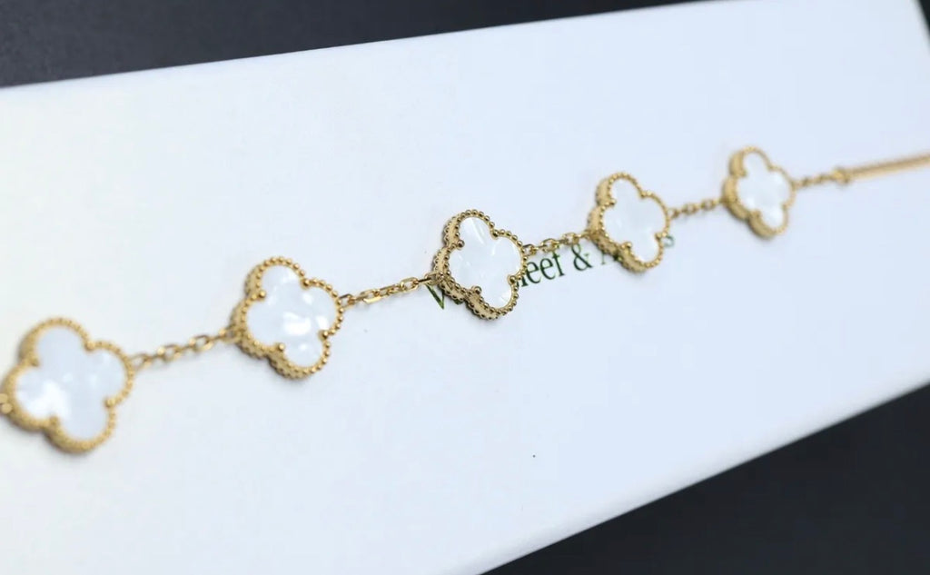 Pulsera Full Set trébol 15 mm básica. Dorado - Blanco
