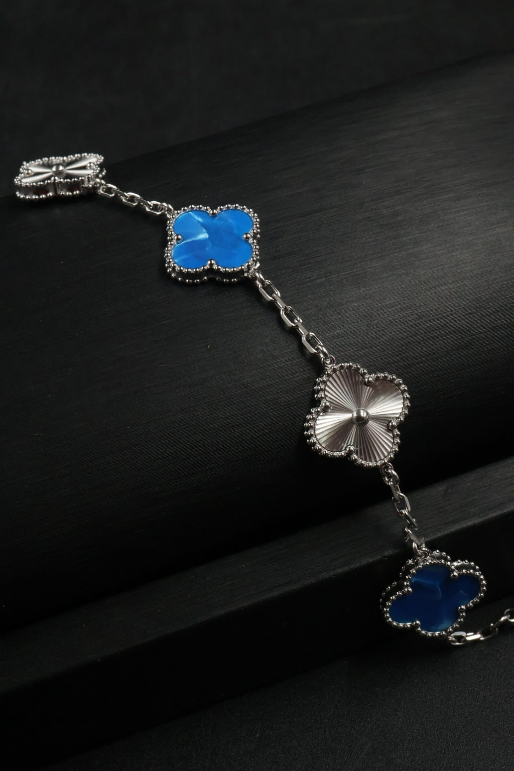Pulsera Trébol Azul Rey Mármol- Láser Plateado.
